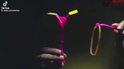 kit com 6 Avatar Estillingue Voador Rotativo Helicóptero de Le Foguete Lançador Luminoso Brinquedo Criançad